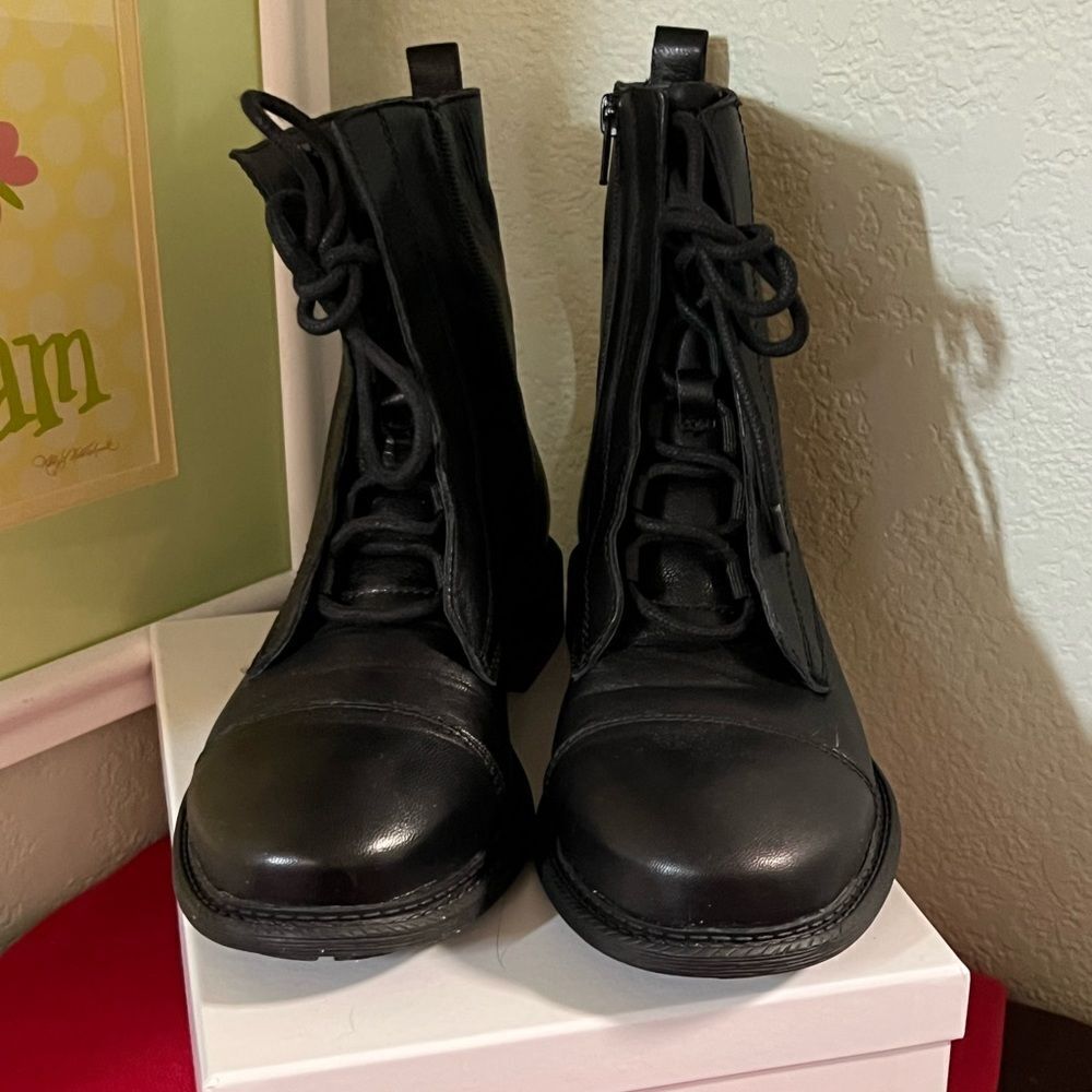Brand New Black Chelsea & Violet
Gia Leather Combat Booties Size 8.5